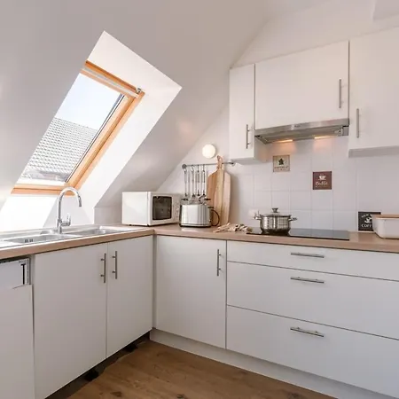 Huswell - Centrally Located With Sunny Terrace Lägenhet