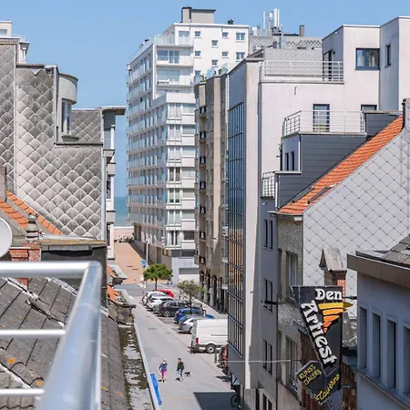 Huswell - Centrally Located With Sunny Terrace Apartment