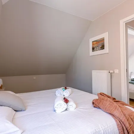 شقة Huswell - Centrally Located With Sunny Terrace أوستيند