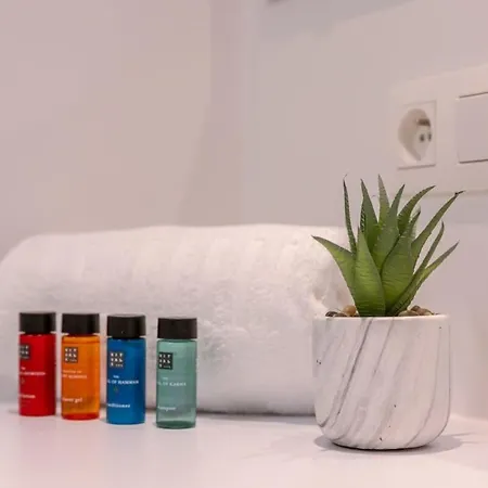 Huswell - Centrally Located With Sunny Terrace