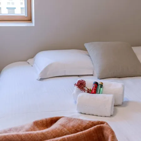 Huswell - Centrally Located With Sunny Terrace *