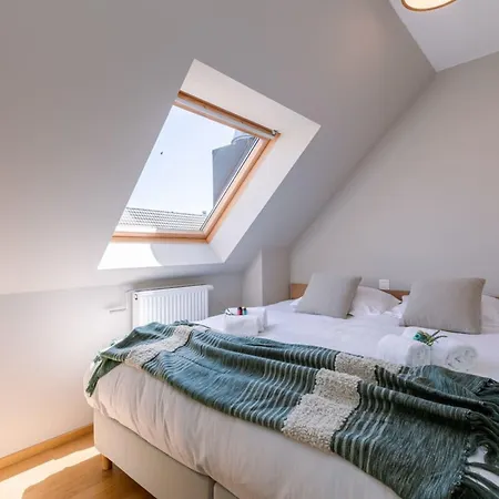 Huswell - Centrally Located With Sunny Terrace Apartment *