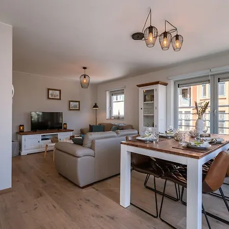 Apartment Huswell - Centrally Located With Sunny Terrace