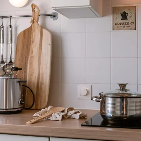 Huswell - Centrally Located With Sunny Terrace *