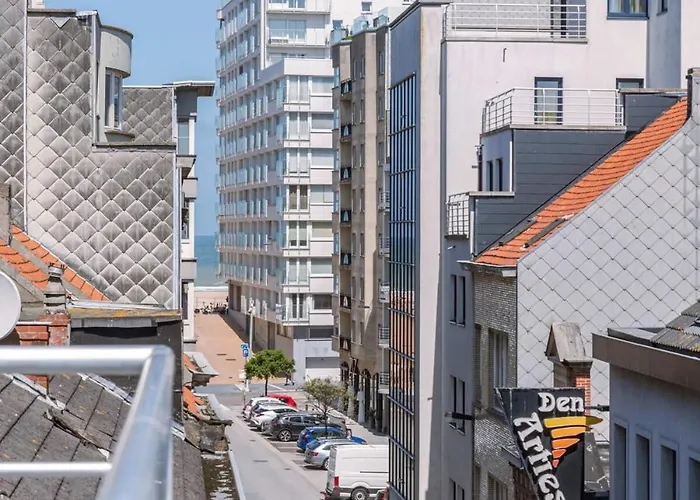 Huswell - Centrally Located With Sunny Terrace Lejlighed