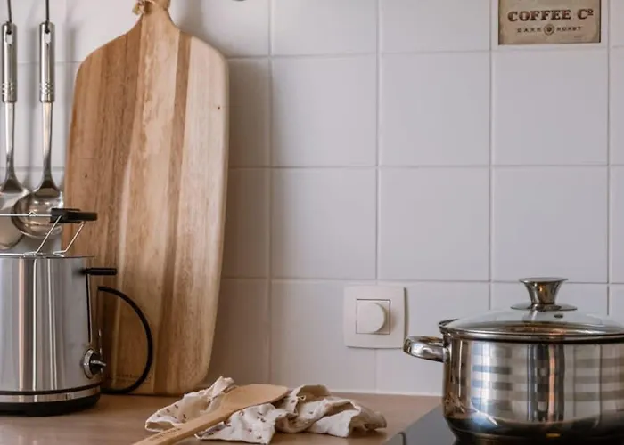 Huswell - Centrally Located With Sunny Terrace *