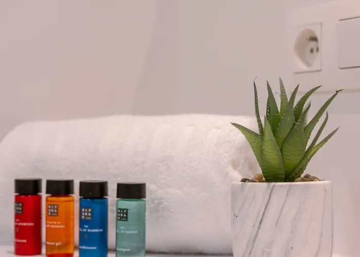 Huswell - Centrally Located With Sunny Terrace